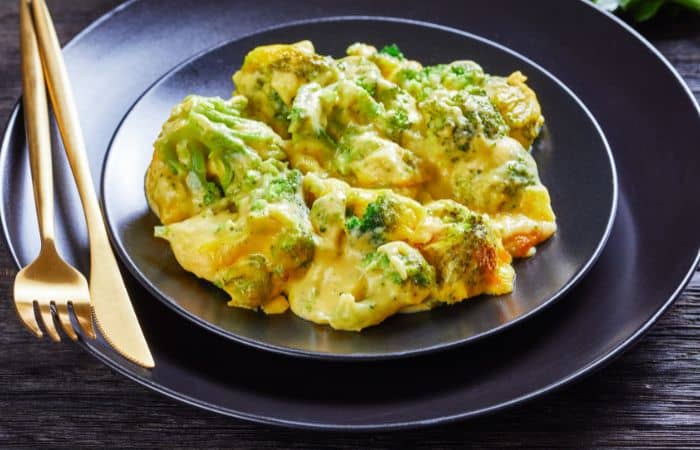 Skillet Broccoli-Cheddar Mac & Cheese